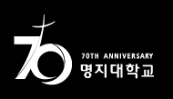 검은색바탕 흰색 70주년 엠블럼